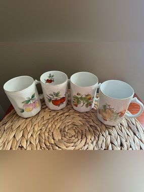 2/$30 Mix & Match Listings Vintage Set of 4 Regent Fine China Mugs